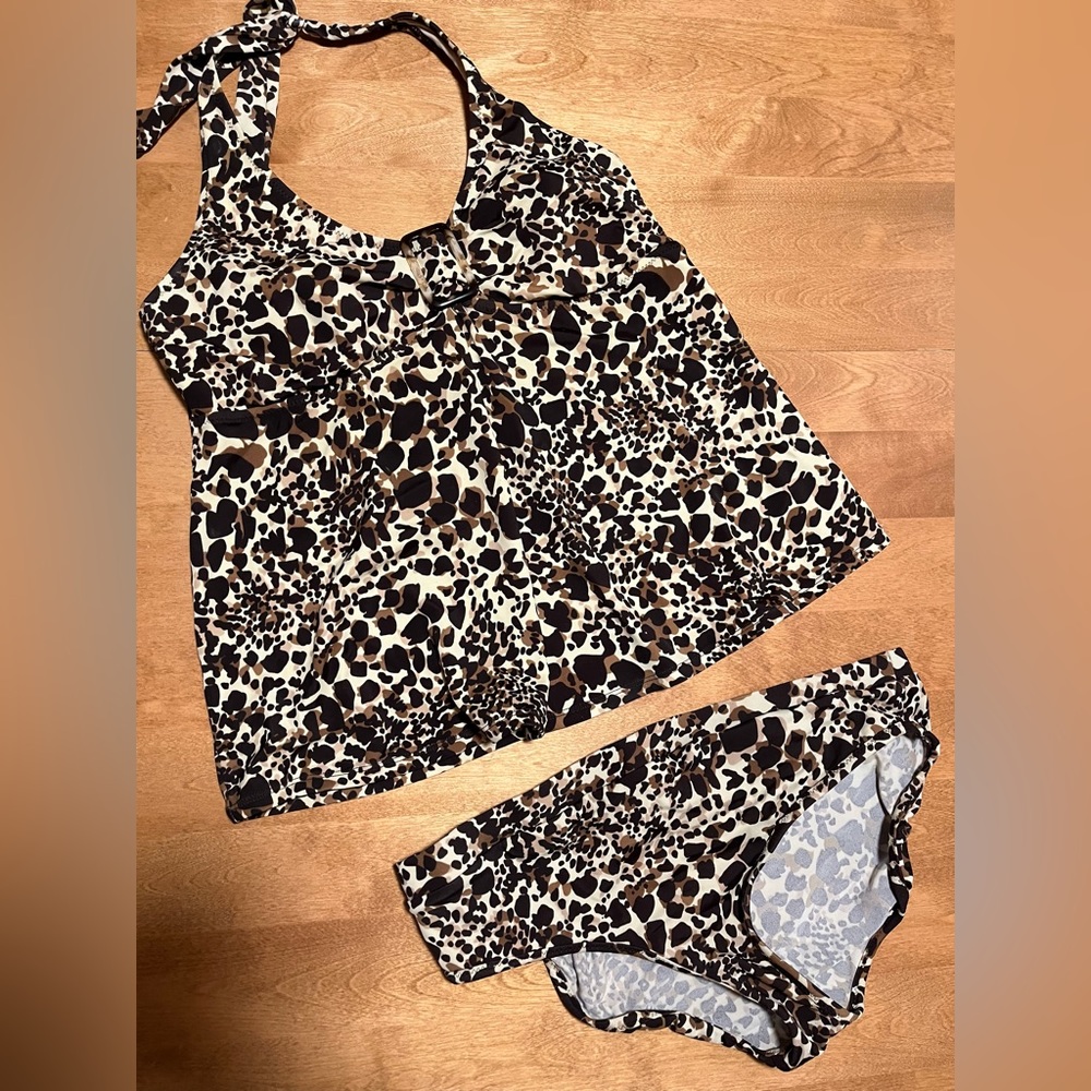 Liz Lange maternity tankini bathing suit leopard